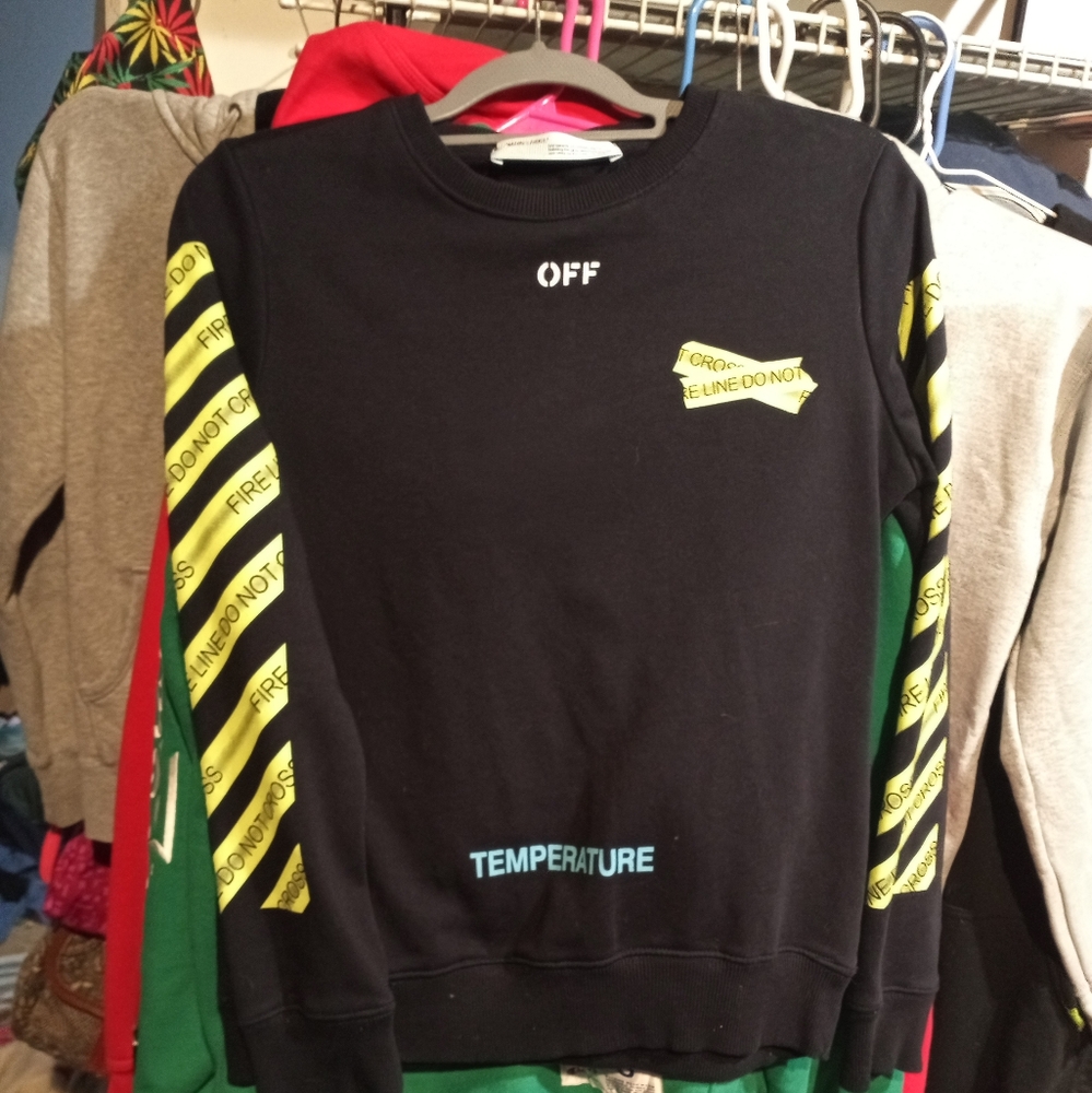 Off-White crew neck. Women's md